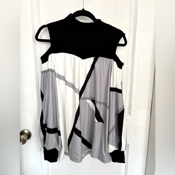 Large shoulder free top - Picture 1 of 2